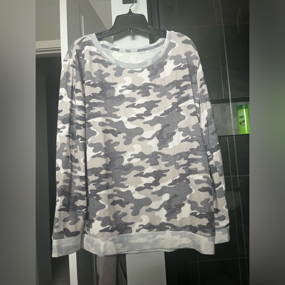 Zyia Gray Camo Lounge Boyfriend Sweater - Picture 1 of 3